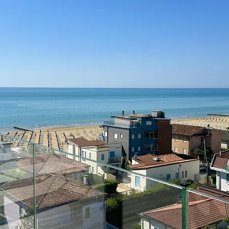 公寓 Vega Palace - Piscina Vista Mare In Attico, A Pochi Passi Dal Mare 利多迪迪耶索洛