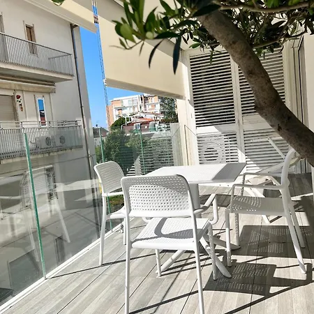 Vega Palace - Piscina Vista Mare In Attico, A Pochi Passi Dal Mare Lido di Jesolo