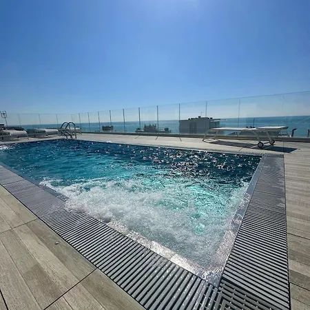 Vega Palace - Piscina Vista Mare In Attico, A Pochi Passi Dal Mare Apartment Lido di Jesolo