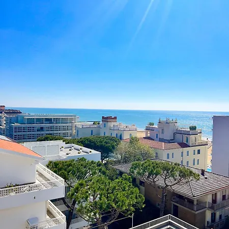 Vega Palace - Piscina Vista Mare In Attico, A Pochi Passi Dal Mare Apartman