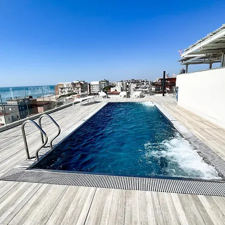 Vega Palace - Piscina Vista Mare In Attico, A Pochi Passi Dal Mare Apartman Lido di Jesolo